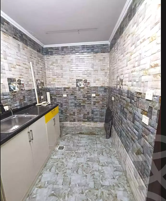 https://aqarmap.com.eg/ar/listing/7052096-for-sale-cairo-helwan-ahmed-enci-st