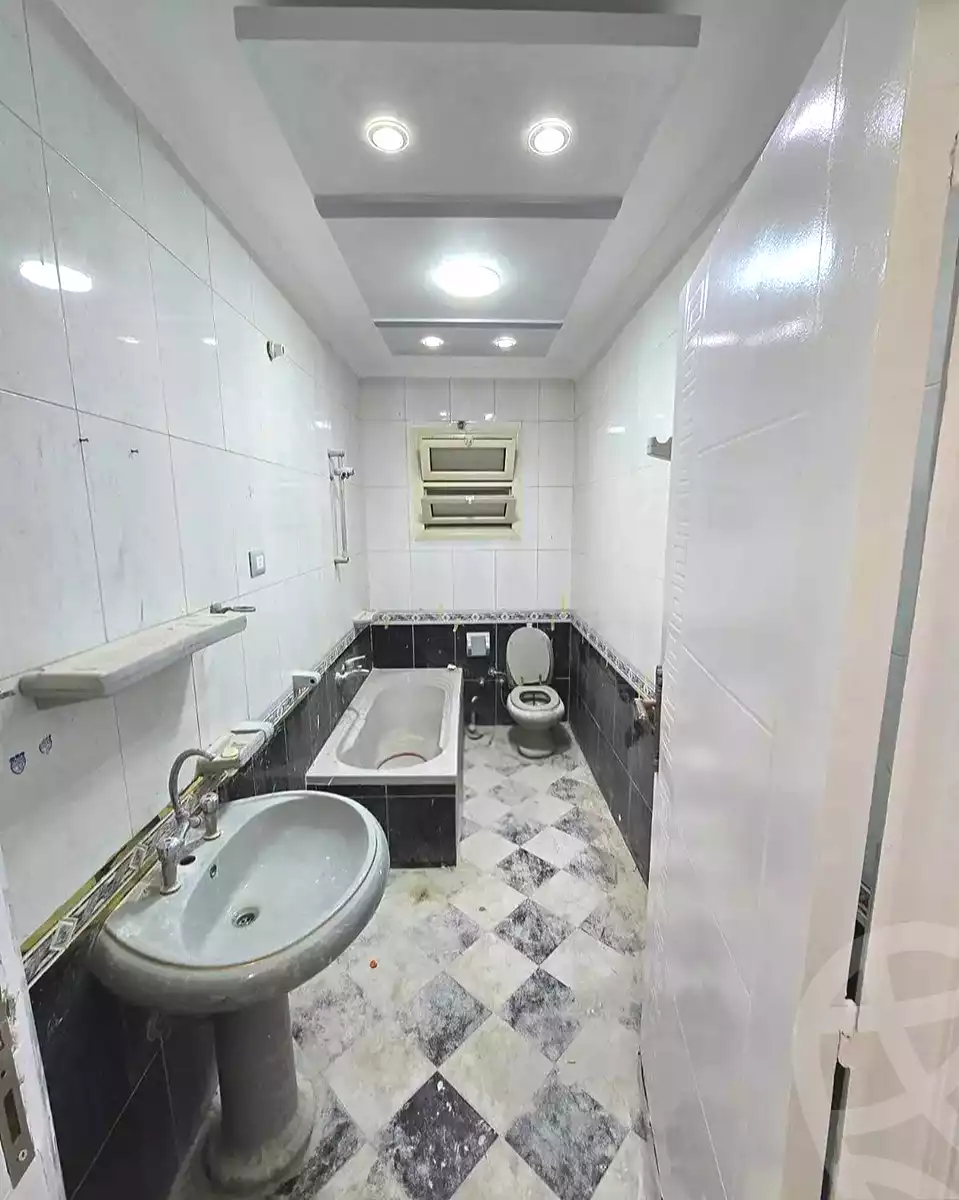 https://aqarmap.com.eg/en/listing/7052804-for-sale-alexandria-miami-mahmoud-el-isawy-st
