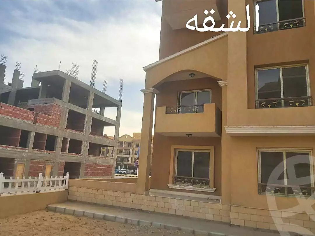 https://aqarmap.com.eg/ar/listing/7052811-for-sale-cairo-el-sheikh-zayed-city-compounds-el-khamayel