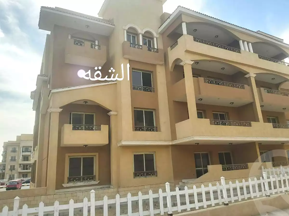 https://aqarmap.com.eg/ar/listing/7052811-for-sale-cairo-el-sheikh-zayed-city-compounds-el-khamayel
