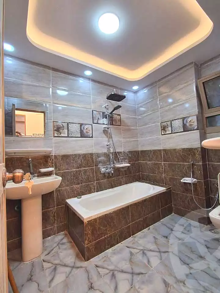 https://aqarmap.com.eg/ar/listing/7052919-for-sale-alexandria-al-agamy-el-hanouvel-kasr-al-quiri-st-1