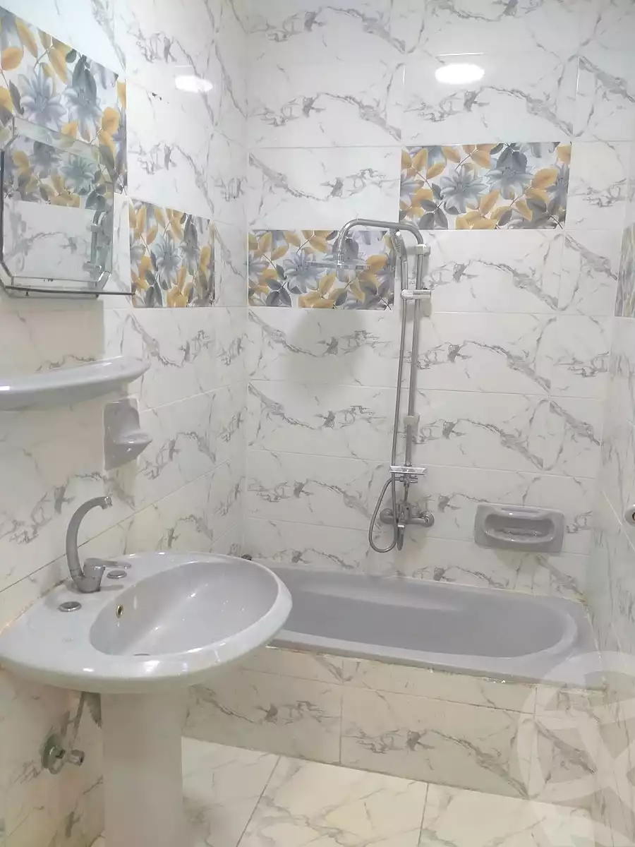 https://aqarmap.com.eg/en/listing/7053474-for-sale-alexandria-al-agamy-el-hanouvel