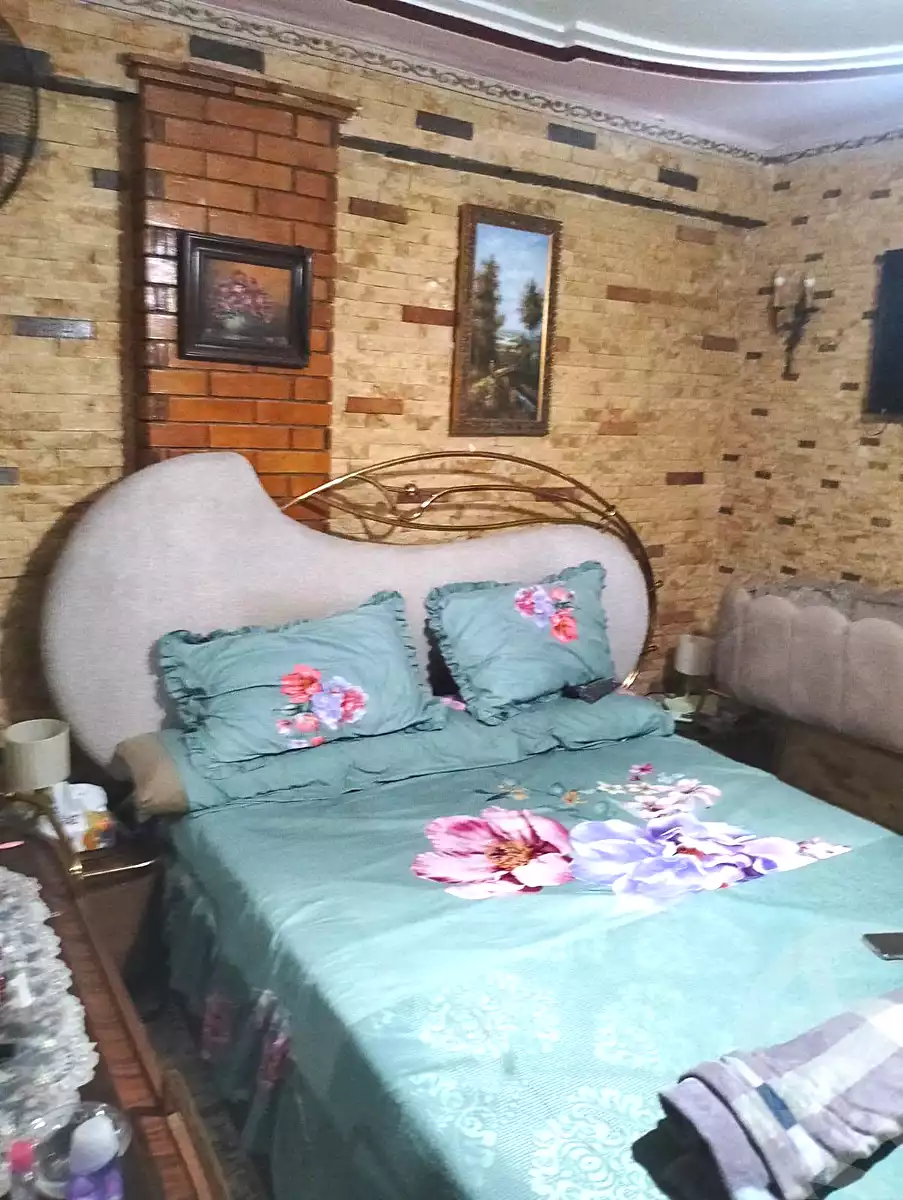 https://aqarmap.com.eg/en/listing/7056105-for-sale-alexandria-al-agamy-el-hanouvel-radwan-st