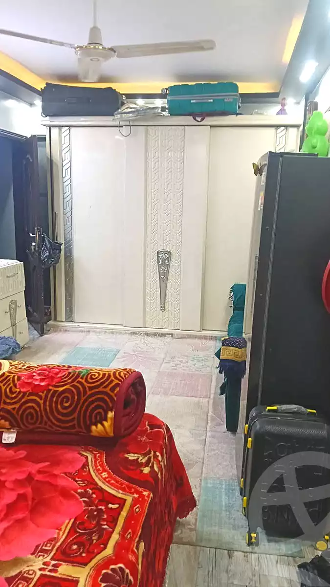 https://aqarmap.com.eg/ar/listing/7056187-for-sale-cairo-helwan-ahmed-enci-st