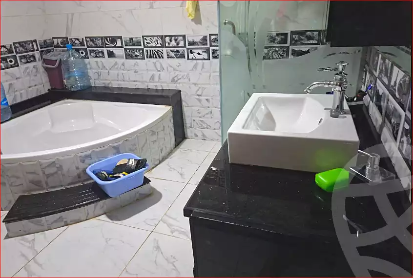 https://aqarmap.com.eg/ar/listing/7056702-for-sale-cairo-helwan-mahmoud-khater-st
