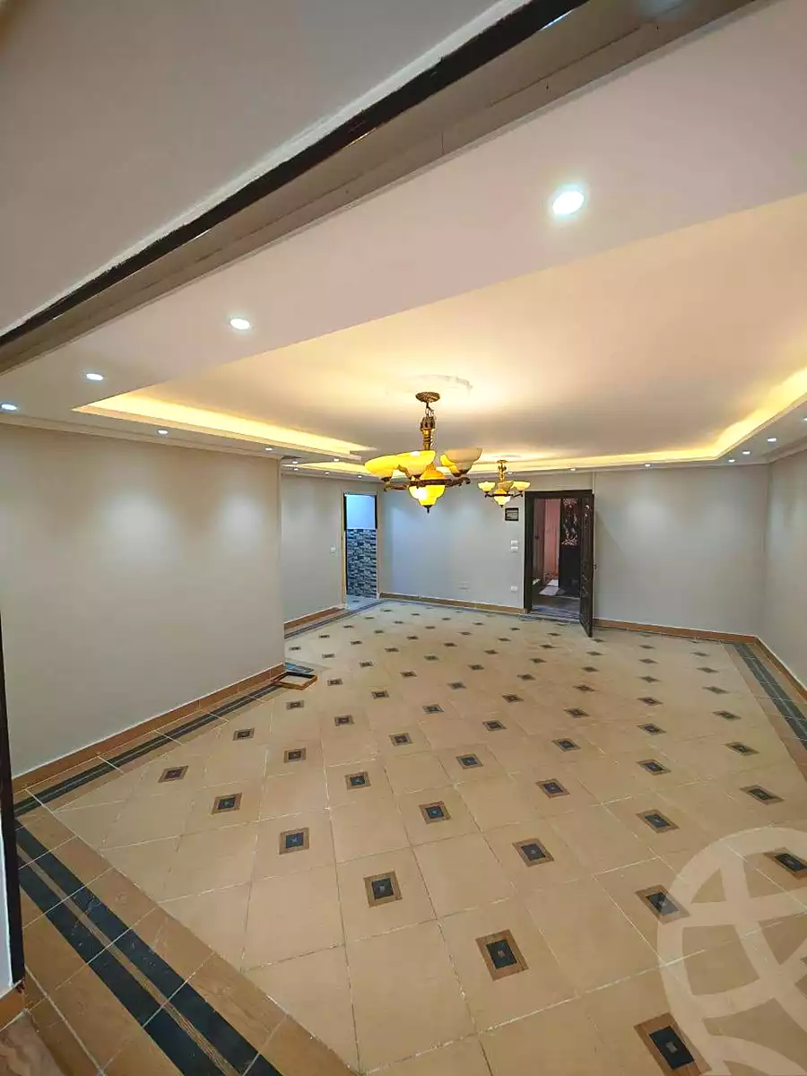 https://aqarmap.com.eg/ar/listing/7056813-for-sale-cairo-helwan-ahmed-enci-st