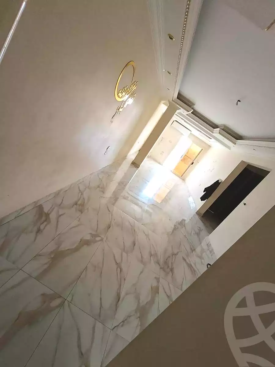 https://aqarmap.com.eg/ar/listing/7056856-for-sale-cairo-helwan-ahmed-enci-st
