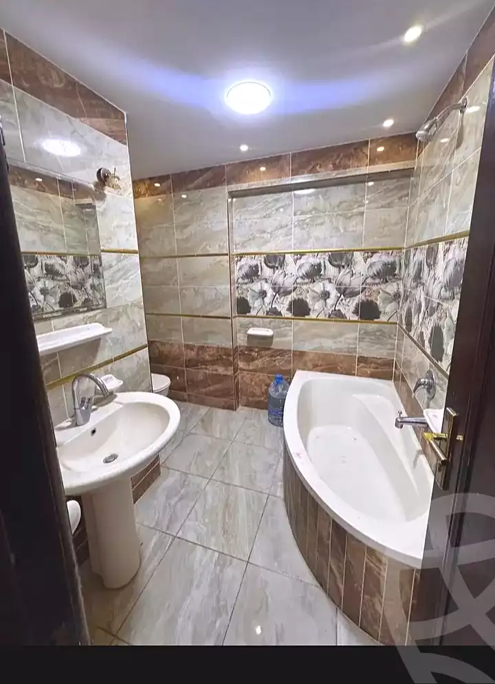 https://aqarmap.com.eg/ar/listing/7057367-for-sale-alexandria-al-agamy-lbytsh-al-kaada-st