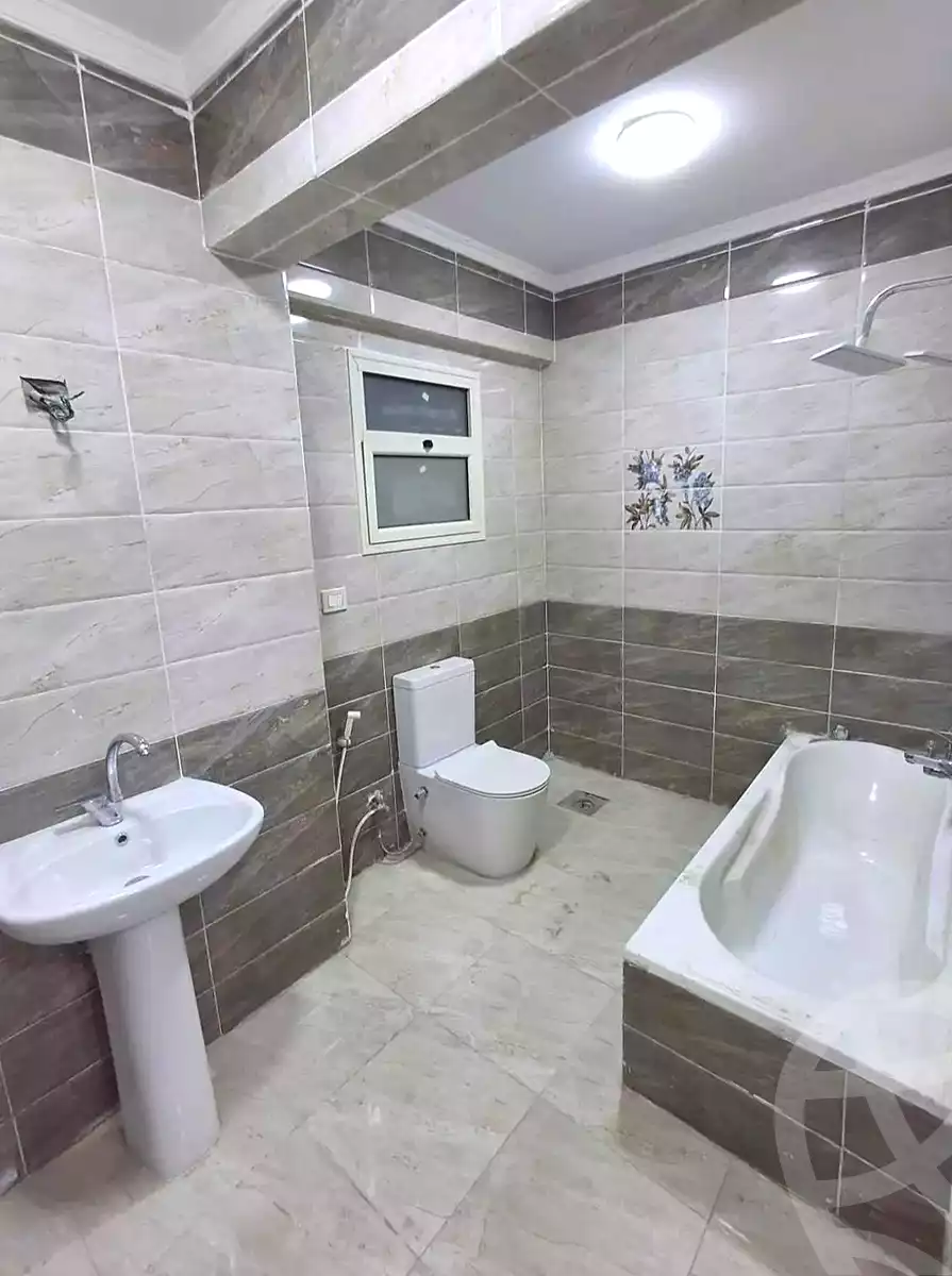 https://aqarmap.com.eg/ar/listing/7058503-for-sale-alexandria-lsywf-city-light-compound