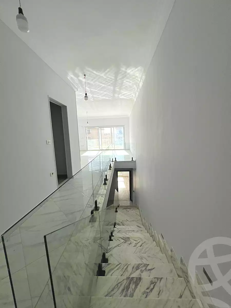 https://aqarmap.com.eg/ar/listing/7059918-for-sale-cairo-new-cairo-compounds-hyde-park-peaksville-hyde-park