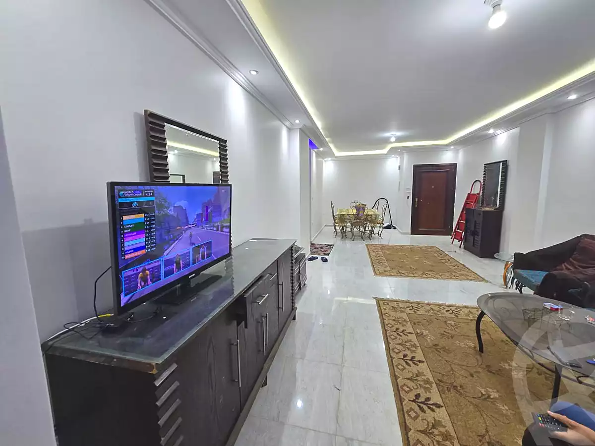https://aqarmap.com.eg/ar/listing/7059861-for-sale-cairo-el-shorouk-lhy-lthny-grb-neighbourhood-2-b-omar-makram-rd