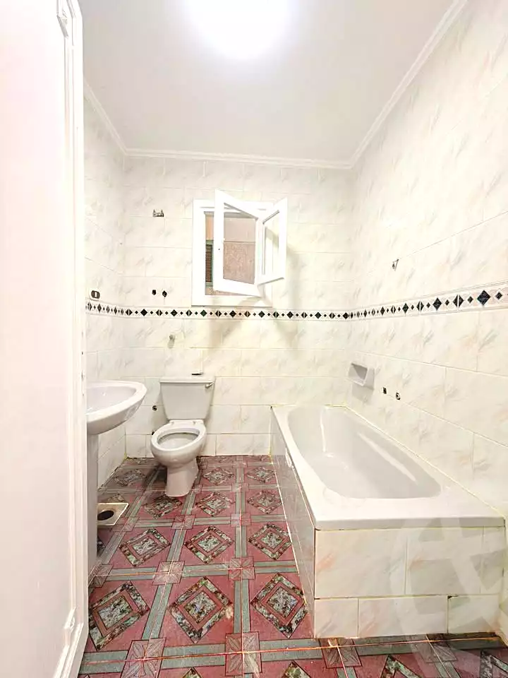 https://aqarmap.com.eg/ar/listing/7061480-for-sale-alexandria-al-agamy-shataa-el-nakheel