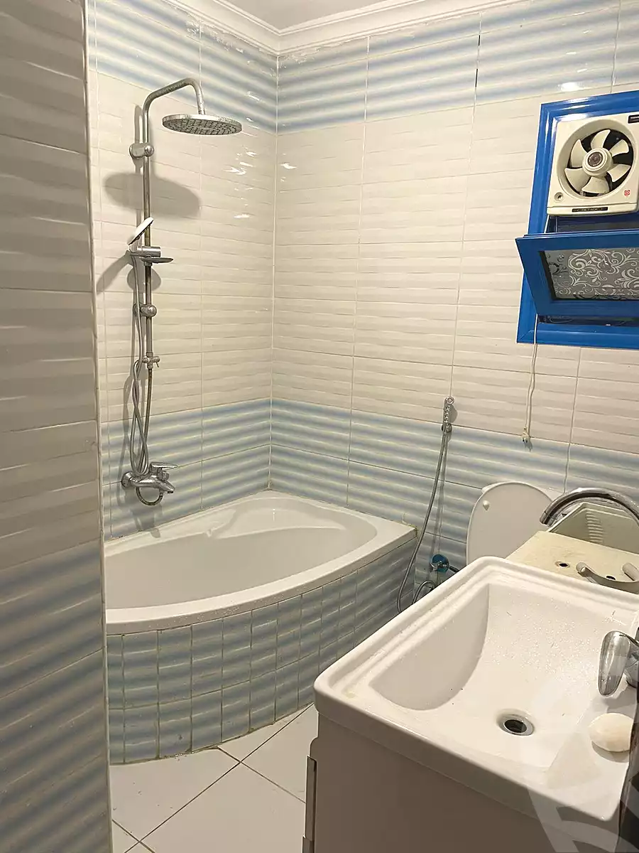 https://aqarmap.com.eg/ar/listing/7062534-for-rent-alexandria-smouha-el-nasr-st
