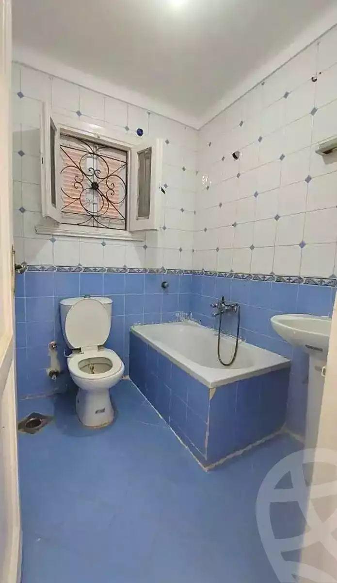 https://aqarmap.com.eg/en/listing/7064745-for-sale-alexandria-al-agamy-shataa-el-nakheel