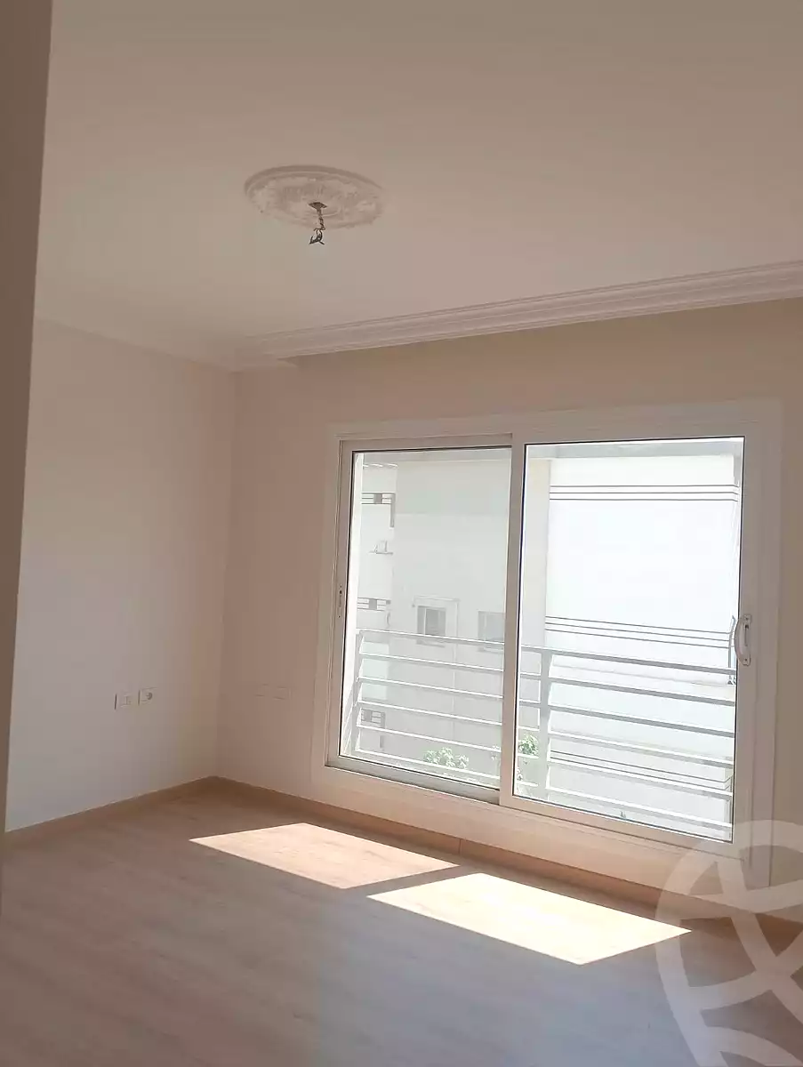 https://aqarmap.com.eg/ar/listing/7065300-for-rent-cairo-new-cairo-compounds-hyde-park-park-corner-hyde-park