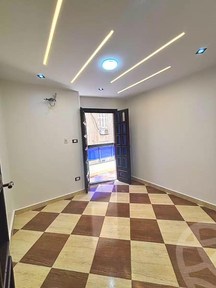 https://aqarmap.com.eg/ar/listing/7065371-for-sale-alexandria-el-asafra-shr-45