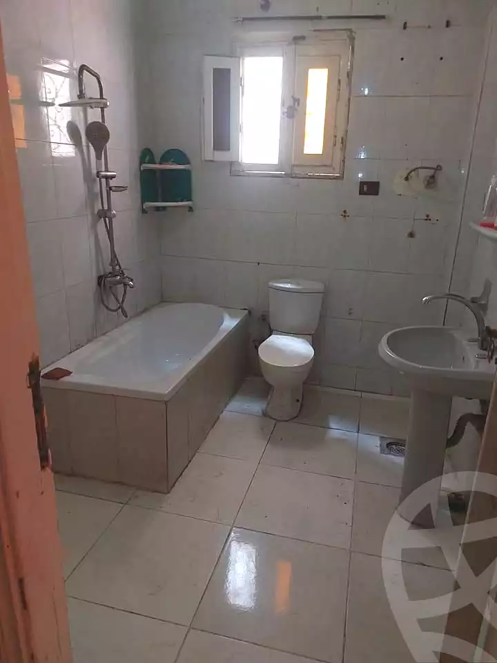 https://aqarmap.com.eg/ar/listing/7066093-for-sale-alexandria-al-agamy-lbytsh-shahr-al-assal-st