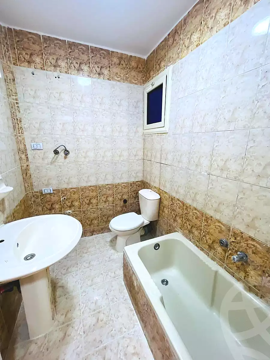 https://aqarmap.com.eg/ar/listing/7066364-for-sale-alexandria-al-agamy-shataa-el-nakheel