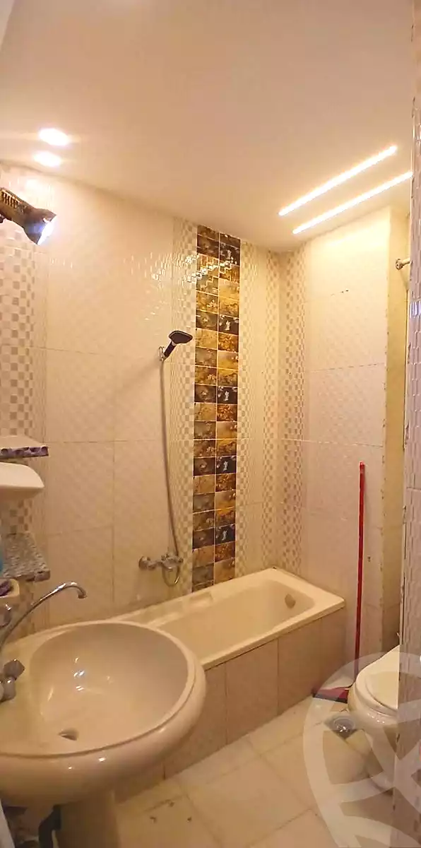 https://aqarmap.com.eg/ar/listing/7066386-for-sale-alexandria-al-agamy-lbytsh-bianchiii