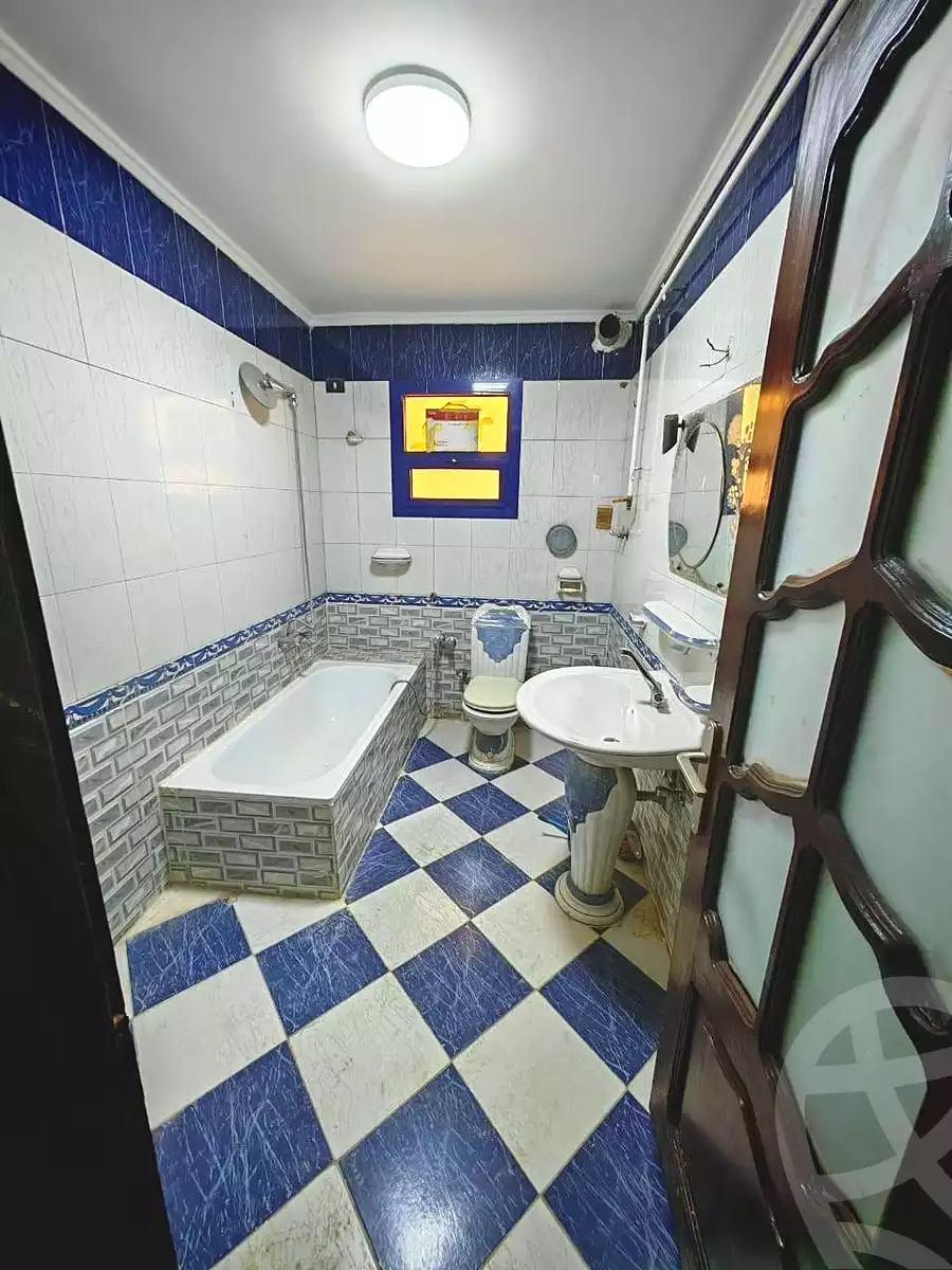 https://aqarmap.com.eg/en/listing/7067134-for-sale-cairo-helwan-ahmed-enci-st