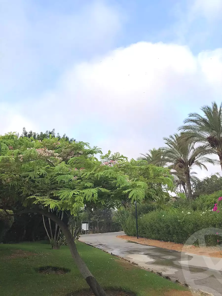 https://aqarmap.com.eg/ar/listing/7067594-for-sale-cairo-el-sheikh-zayed-city-compounds-ofok-1