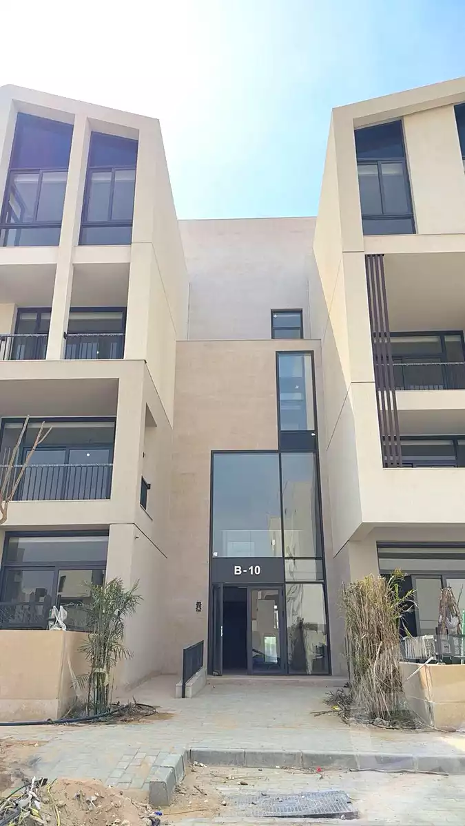 https://aqarmap.com.eg/ar/listing/7068055-for-sale-cairo-el-sheikh-zayed-city-lshykh-zyd-ljdyd-vye
