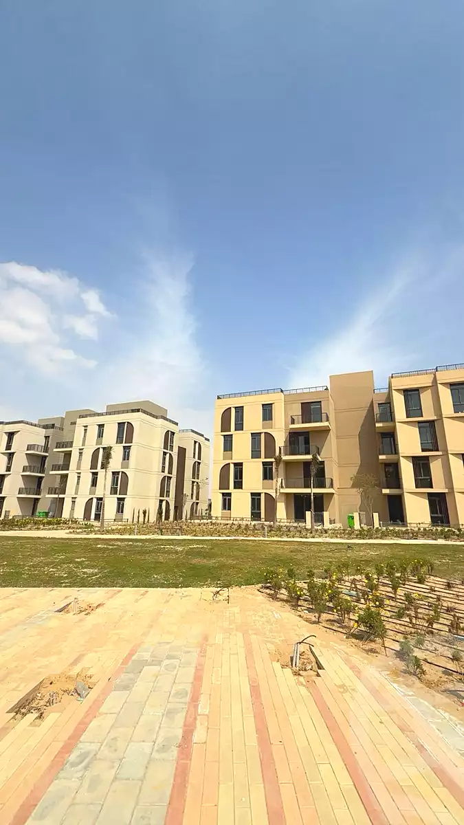 https://aqarmap.com.eg/ar/listing/7068073-for-sale-cairo-el-sheikh-zayed-city-lshykh-zyd-ljdyd-vye