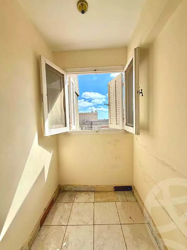 https://aqarmap.com.eg/ar/listing/7068368-for-sale-alexandria-al-agamy-lbytsh-el-hanafeya-st