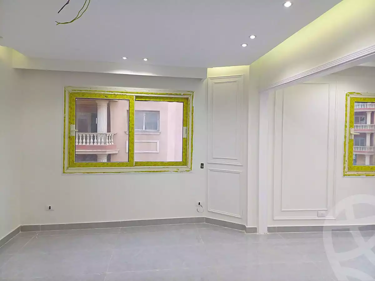 https://aqarmap.com.eg/en/listing/7068801-for-sale-cairo-new-cairo-compounds-zohour-life-compound-2