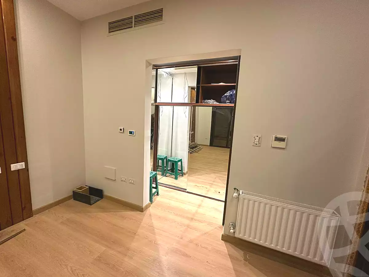 https://aqarmap.com.eg/ar/listing/7068815-for-sale-cairo-new-cairo-compounds-hyde-park-centre-ville-hyde-park
