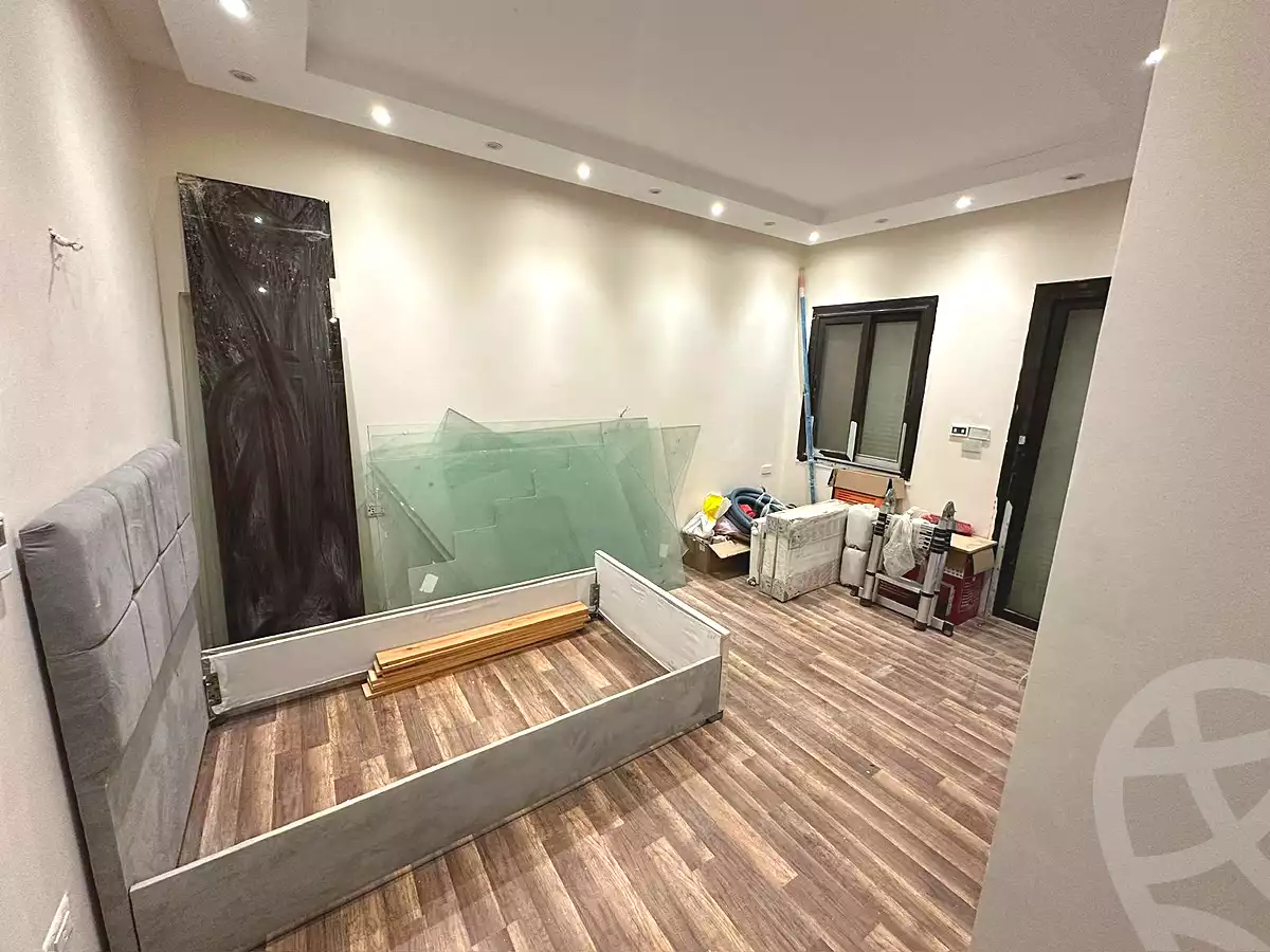 https://aqarmap.com.eg/ar/listing/7068815-for-sale-cairo-new-cairo-compounds-hyde-park-centre-ville-hyde-park