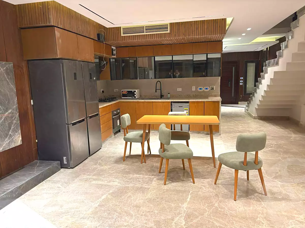 https://aqarmap.com.eg/ar/listing/7068815-for-sale-cairo-new-cairo-compounds-hyde-park-centre-ville-hyde-park