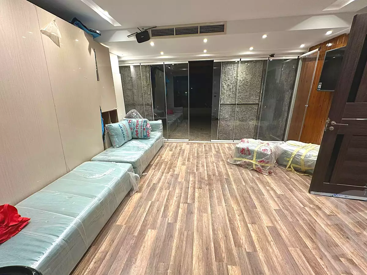 https://aqarmap.com.eg/ar/listing/7068815-for-sale-cairo-new-cairo-compounds-hyde-park-centre-ville-hyde-park