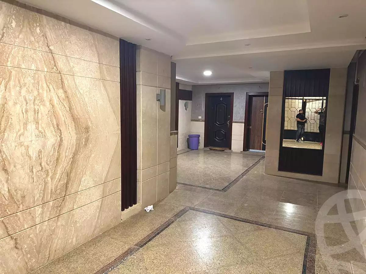 https://aqarmap.com.eg/ar/listing/7068835-for-sale-cairo-new-cairo-compounds-kmbwnd-rwd-lzhr