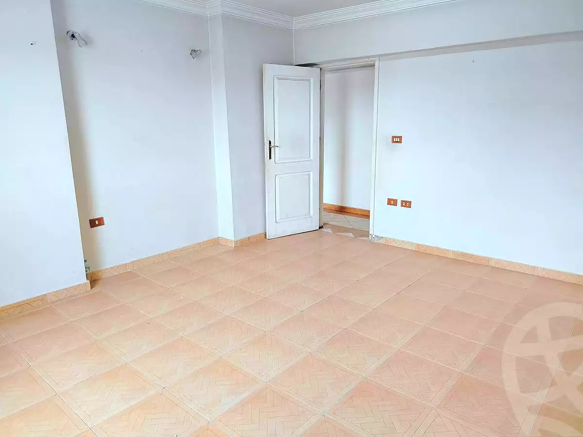 https://aqarmap.com.eg/ar/listing/7068888-for-rent-cairo-helwan-el-ezba-el-qebliah-ragheb-st