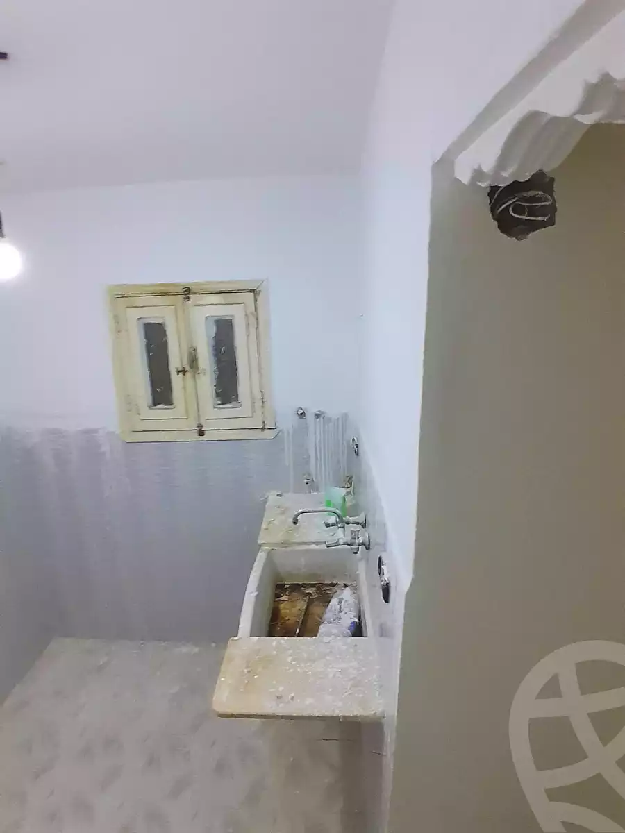 https://aqarmap.com.eg/en/listing/7069328-for-sale-alexandria-al-agamy-el-hanouvel-radwan-st