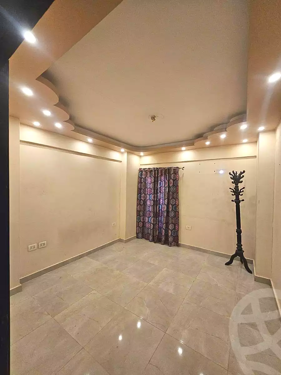 https://aqarmap.com.eg/ar/listing/7069439-for-rent-cairo-helwan-helwan-el-sharkeya-zaki-hawas-st