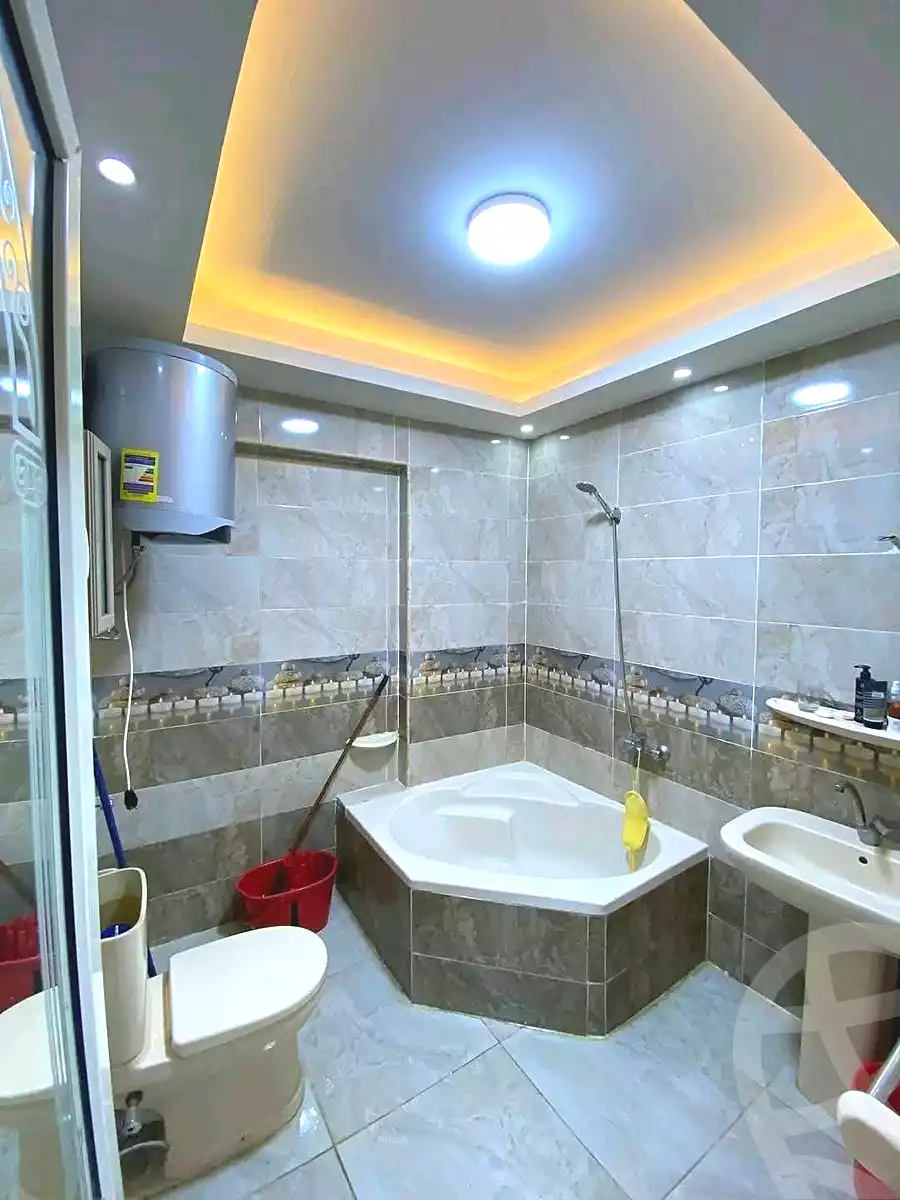 https://aqarmap.com.eg/ar/listing/7070690-for-sale-alexandria-al-agamy-lbytsh-mohamed-el-fardi-st