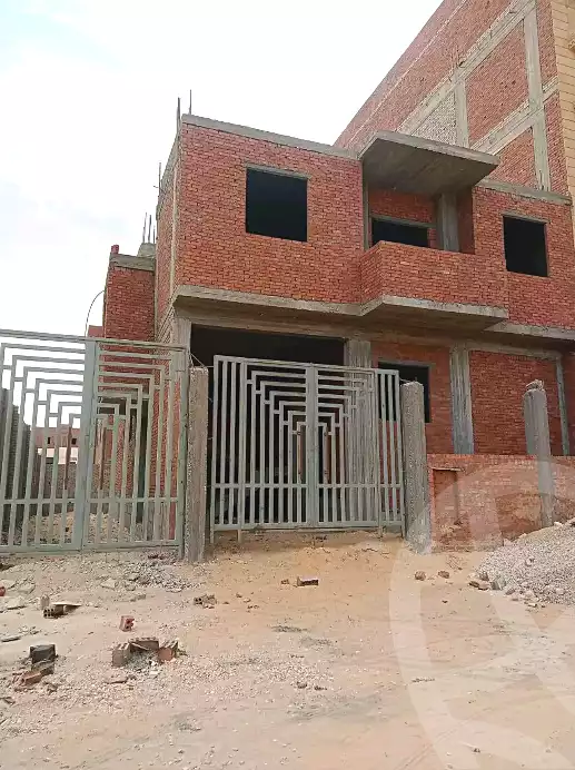 https://aqarmap.com.eg/en/listing/7070733-for-sale-cairo-15th-of-may-manteqat-el-100-fadan