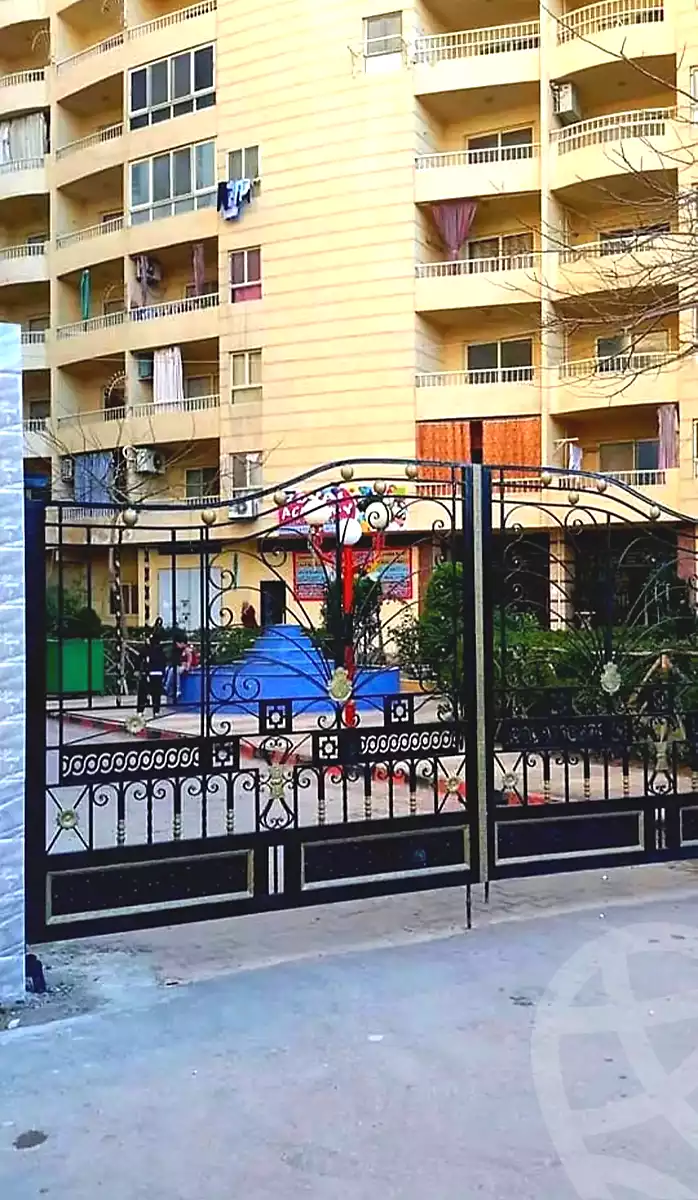 https://aqarmap.com.eg/ar/listing/7070860-for-sale-alexandria-el-montazah-compounds-in-el-montazah-green-view