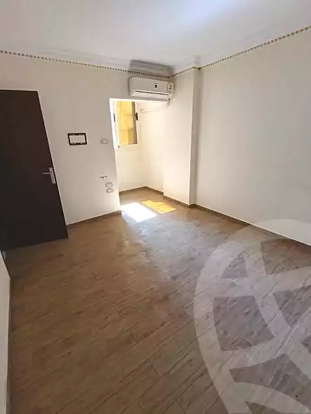 https://aqarmap.com.eg/en/listing/7072458-for-sale-cairo-helwan-ahmed-enci-st