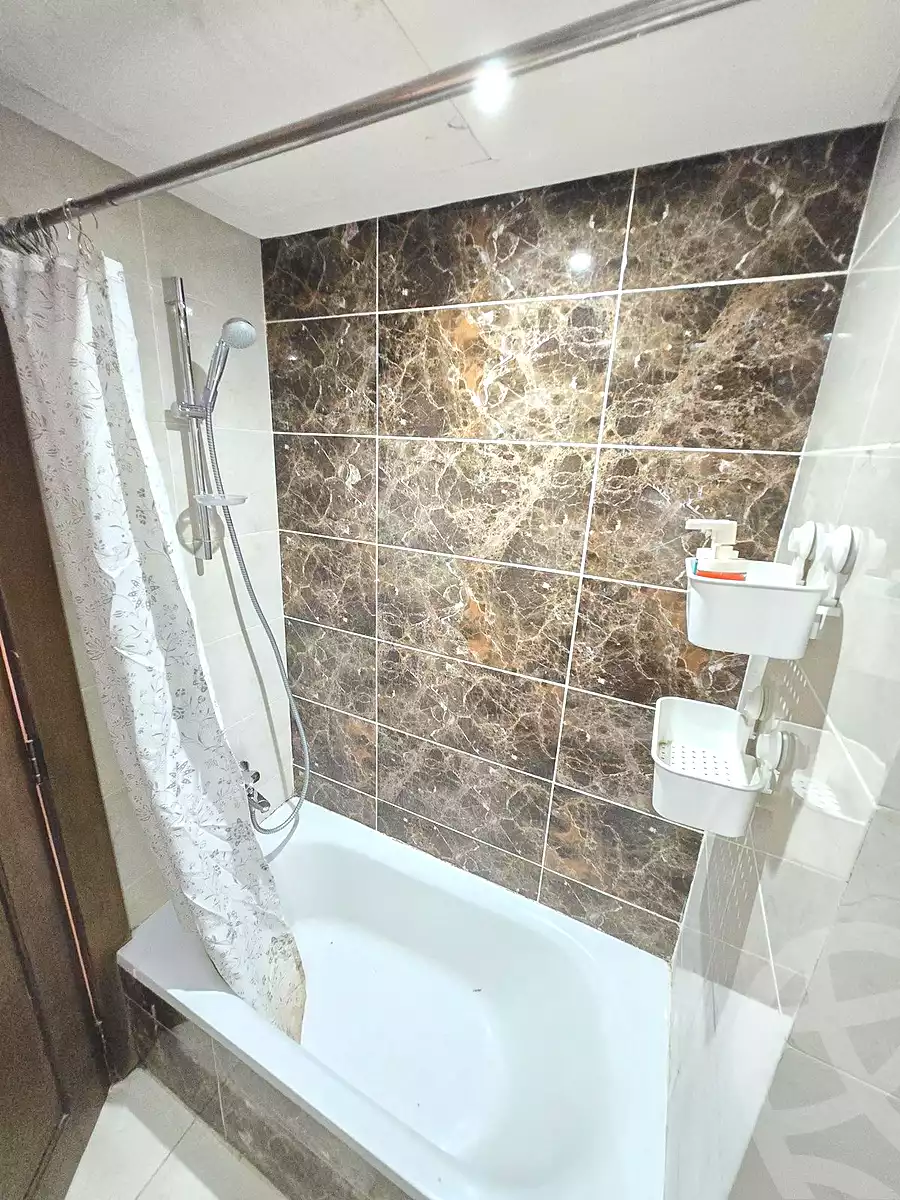 https://aqarmap.com.eg/ar/listing/7072798-for-sale-cairo-new-cairo-compounds-porto-new-cairo-compound-amer-group