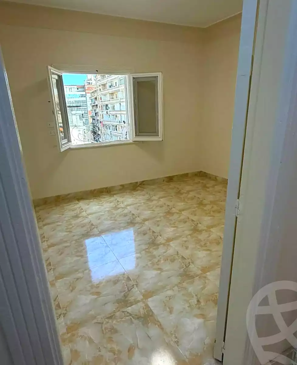 https://aqarmap.com.eg/ar/listing/7073260-for-sale-alexandria-miami-el-sebaey-st