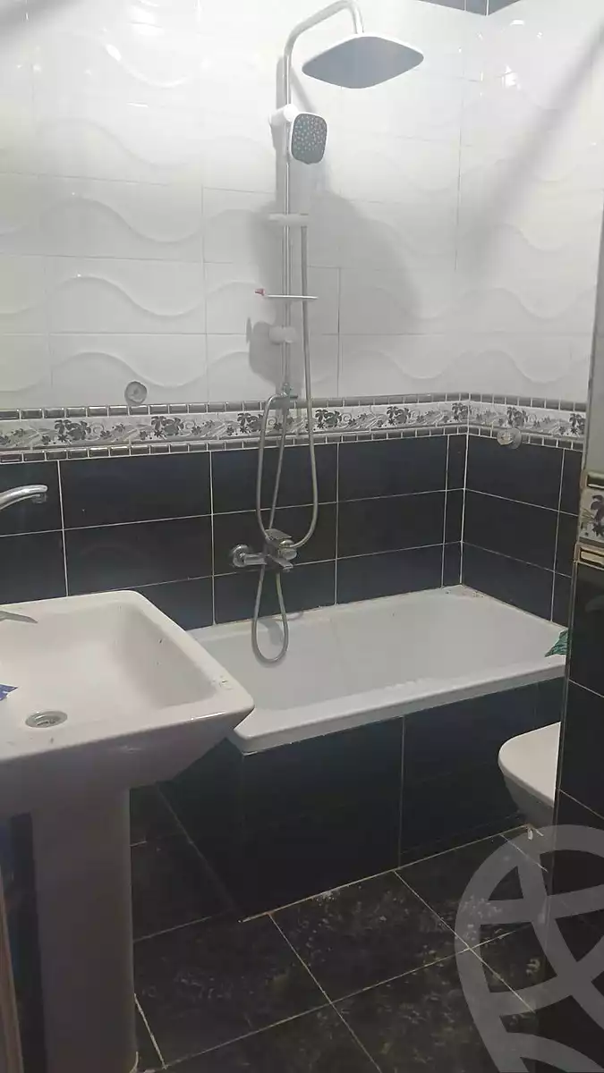 https://aqarmap.com.eg/ar/listing/7073768-for-sale-alexandria-al-agamy-el-hanouvel-el-warsha-st