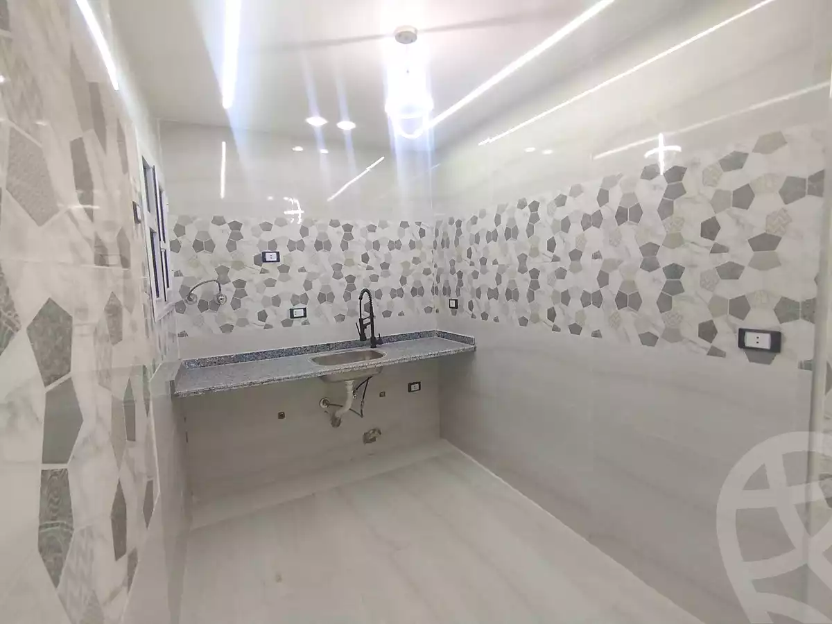 https://aqarmap.com.eg/en/listing/7073949-for-sale-alexandria-al-agamy-el-hanouvel-radwan-st