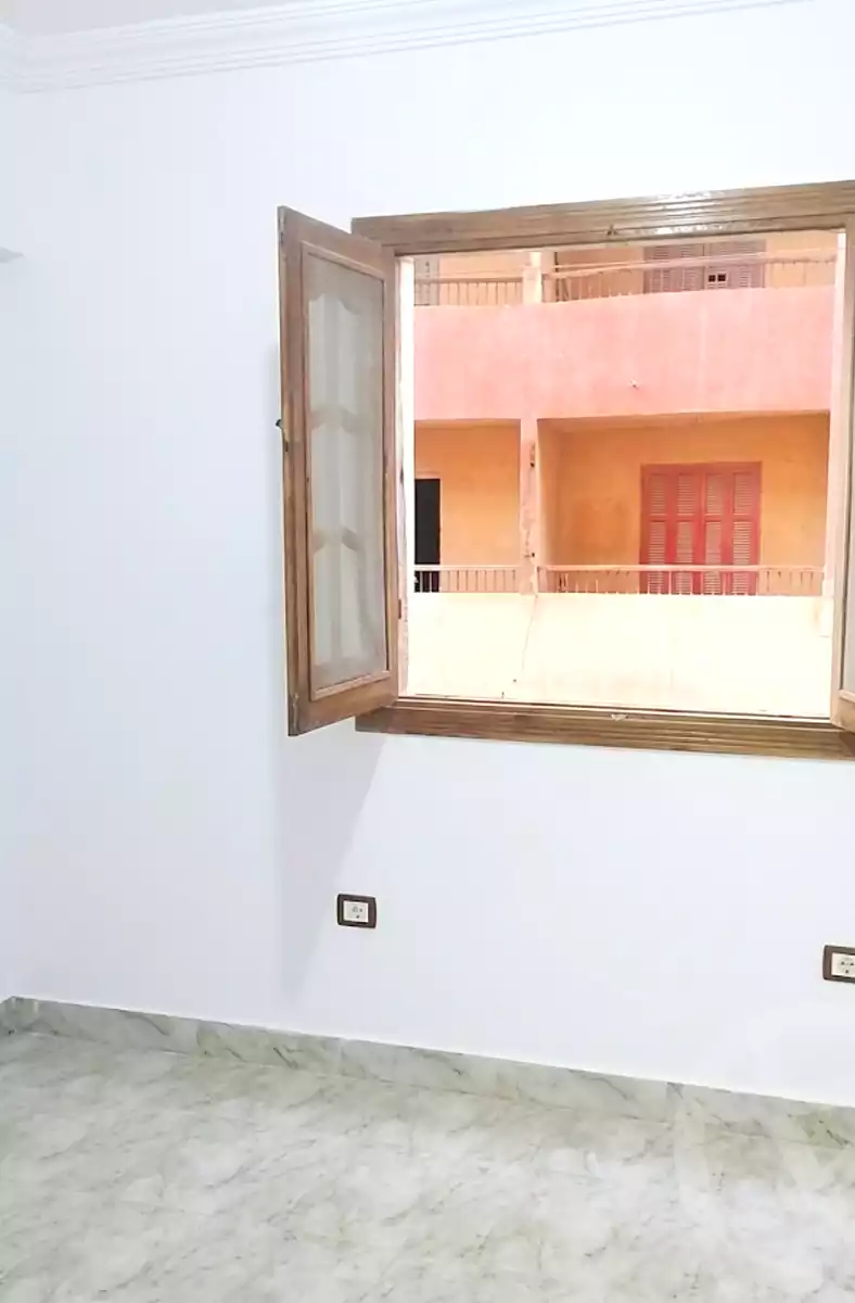 https://aqarmap.com.eg/ar/listing/7075347-for-sale-alexandria-new-miami-compounds-new-miami-doctors-city
