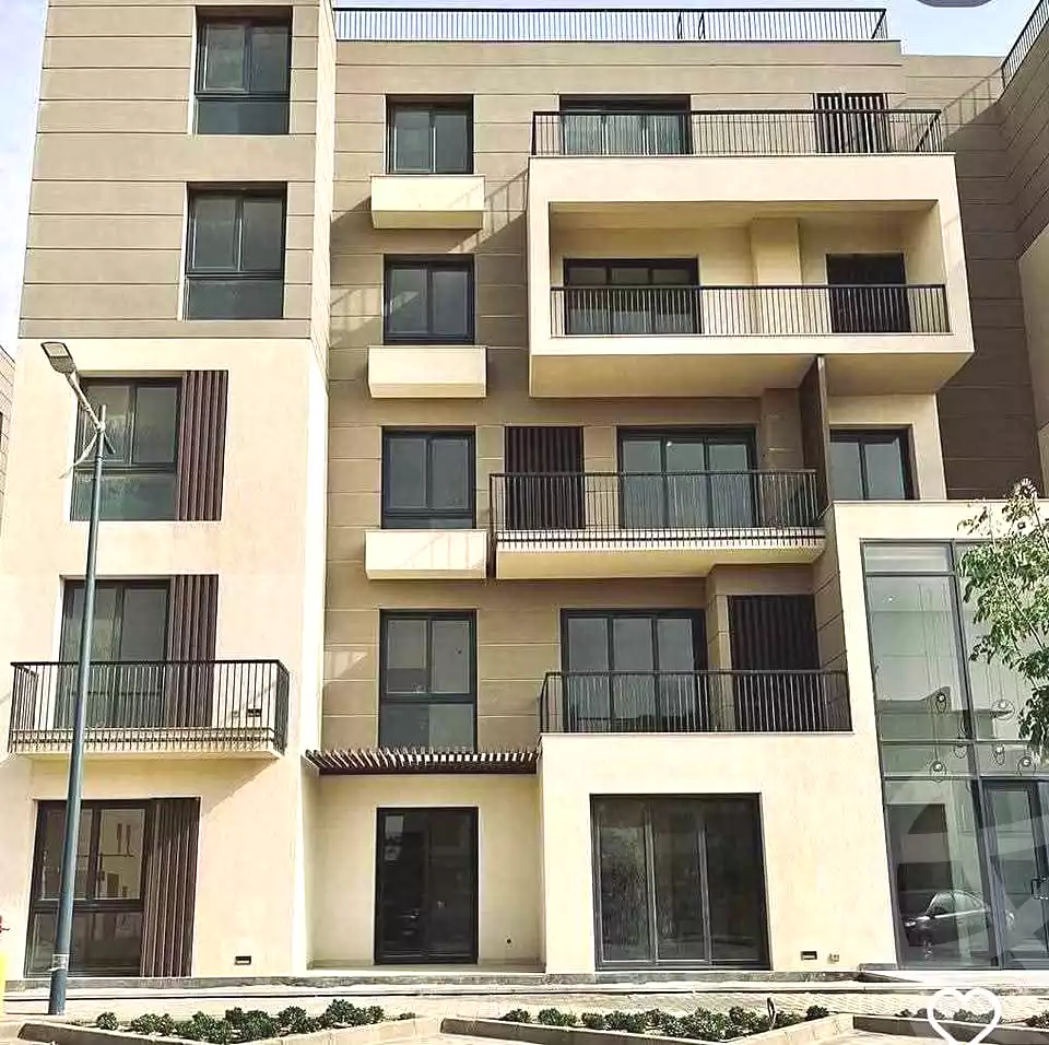 https://aqarmap.com.eg/en/listing/7076011-for-sale-cairo-el-sheikh-zayed-city-compounds-beverly-hills