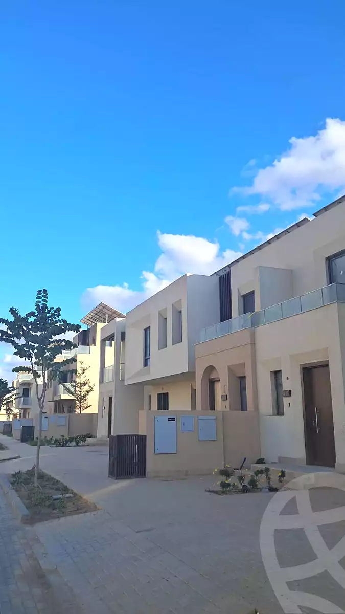 https://aqarmap.com.eg/en/listing/7076011-for-sale-cairo-el-sheikh-zayed-city-compounds-beverly-hills