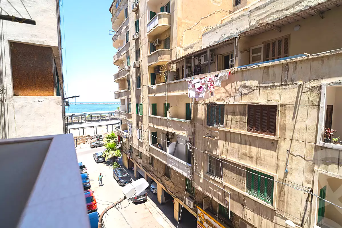 https://aqarmap.com.eg/ar/listing/7076244-for-sale-alexandria-l-zryt-champollion-st