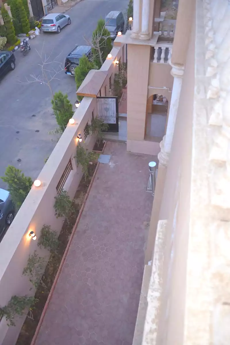 https://aqarmap.com.eg/en/listing/7076833-for-sale-cairo-el-shorouk-compounds-maxim-residence